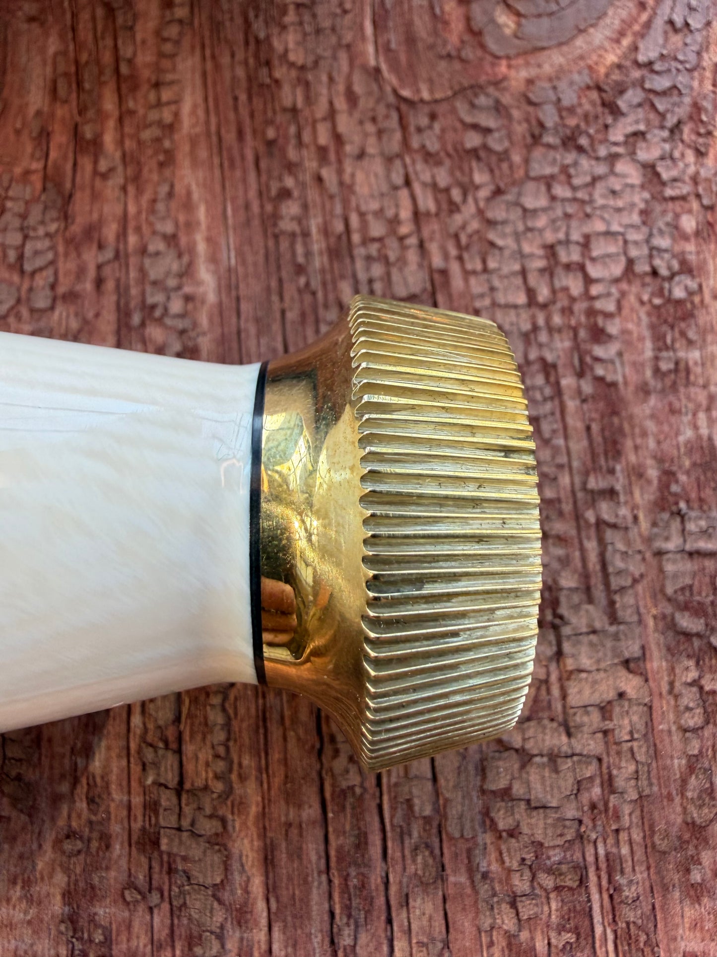 New in Paper Model 12-11 Smithsonian “ Smitty” Beautiful Dave Warthers Resin with a Brass Lugged hilt and Scalloped brass collar and scalloped coolie butt cap.