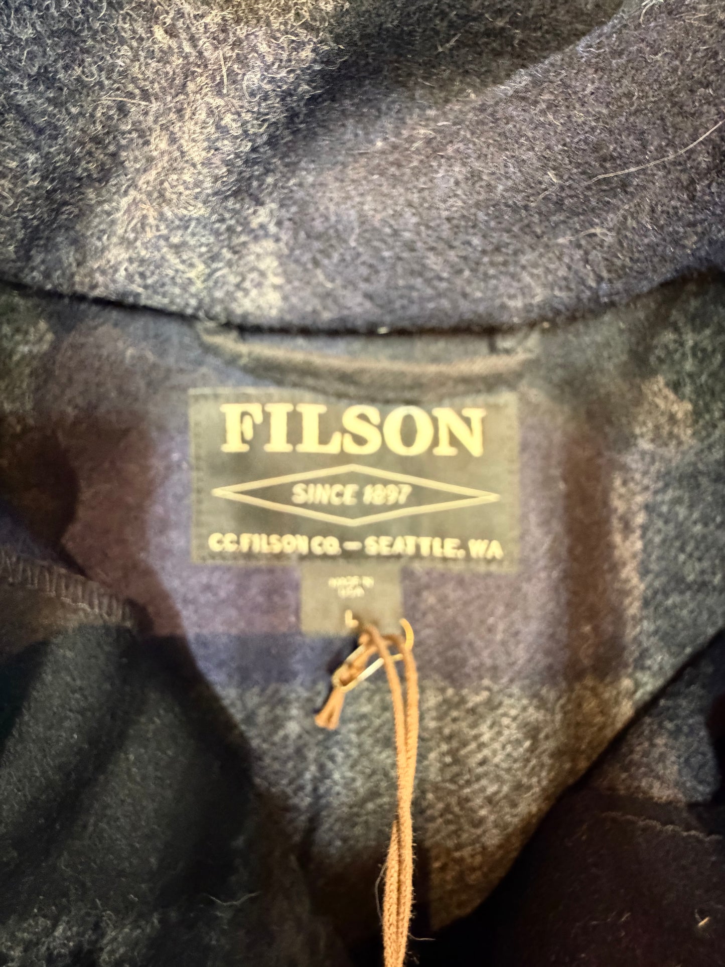 Filson Double Mackinaw Cruiser 2019 NWT Size Large Limited Edition Buffalo Plaid, Navy USA Made “Rare”
