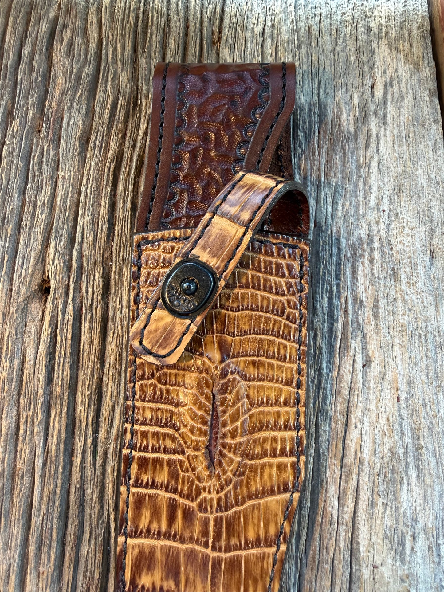 New Randall Model 12-8 Sheath in Exotic Tan Matte Anus Crocodile from Treeman with the newest Black Canteen snap.
