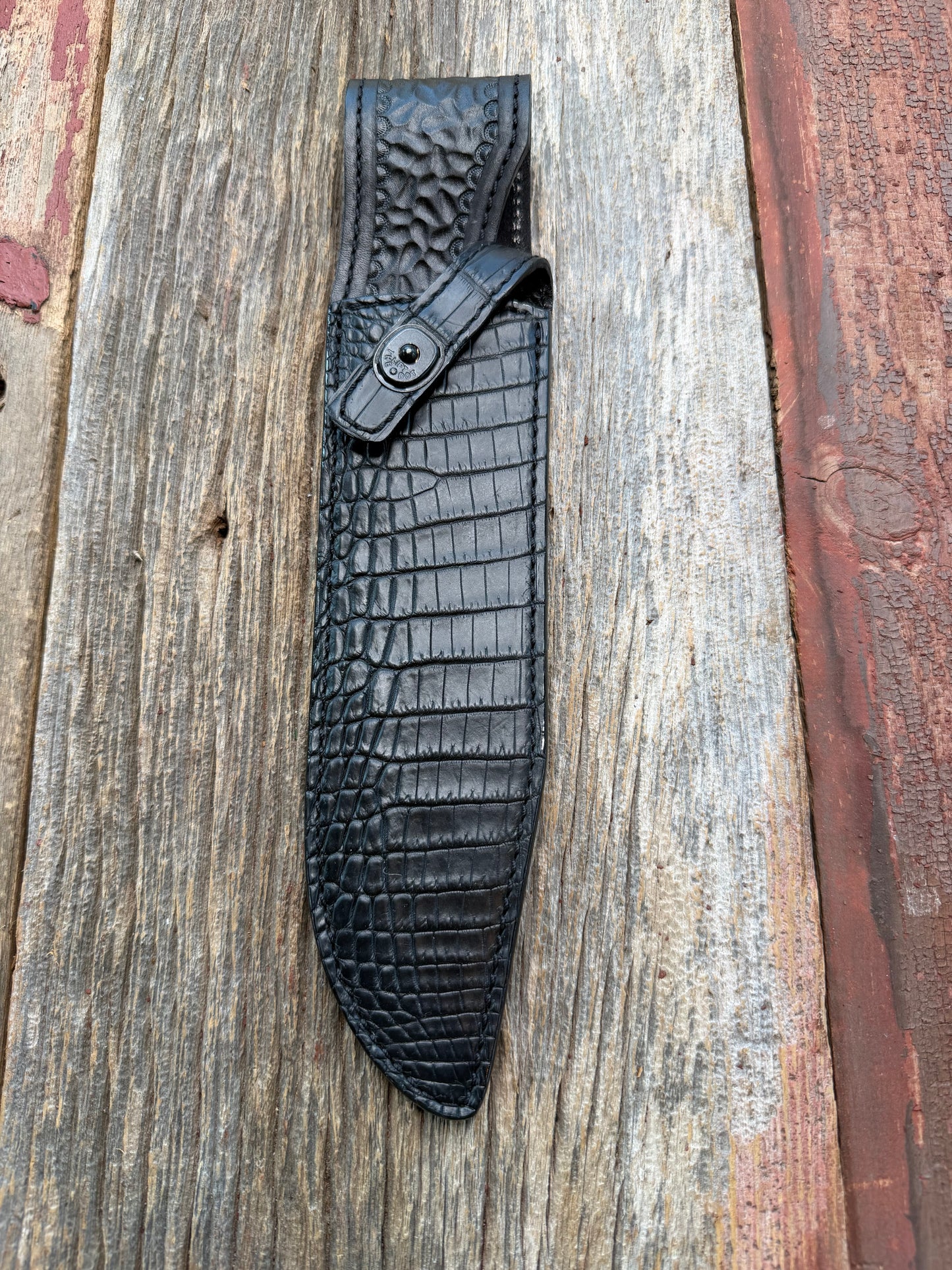 New Randall Model 12-9 Sheath in Exotic Black Matte Crocodile from Treeman with the newest Black Canteen snap. Killer sheath.