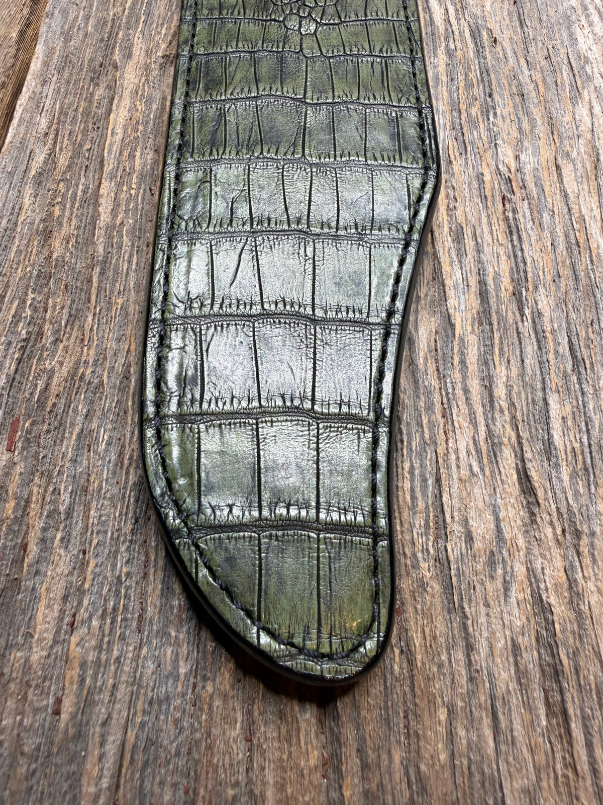New Randall Model 12-11 Confederate Sheath in Exotic Army Green Matte Anus Crocodile from Treeman with the newest Black Canteen snap. Killer sheath.