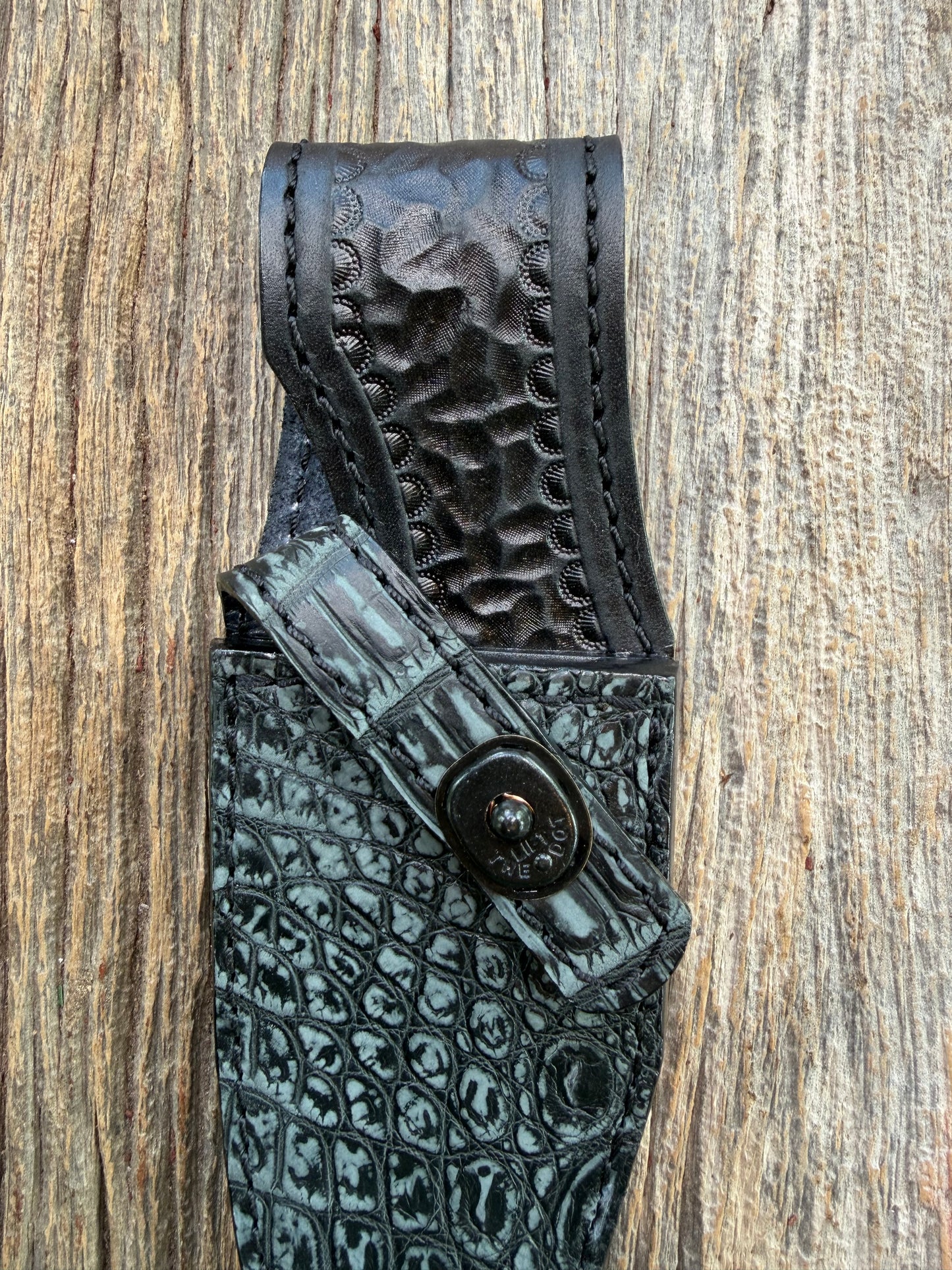 New Randall Model 19-5 Sheath in Exotic Black/Grey Matte Crocodile from Treeman with the newest Black Canteen snap.