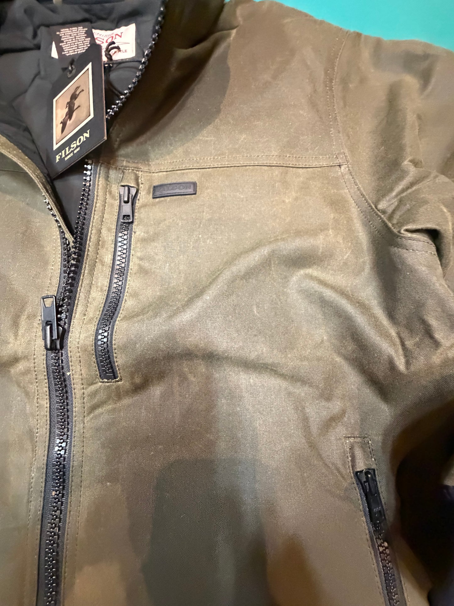 NWT Filson TIN CLOTH PRIMALOFT® JACKET in Otter Green in a size Medium NWT