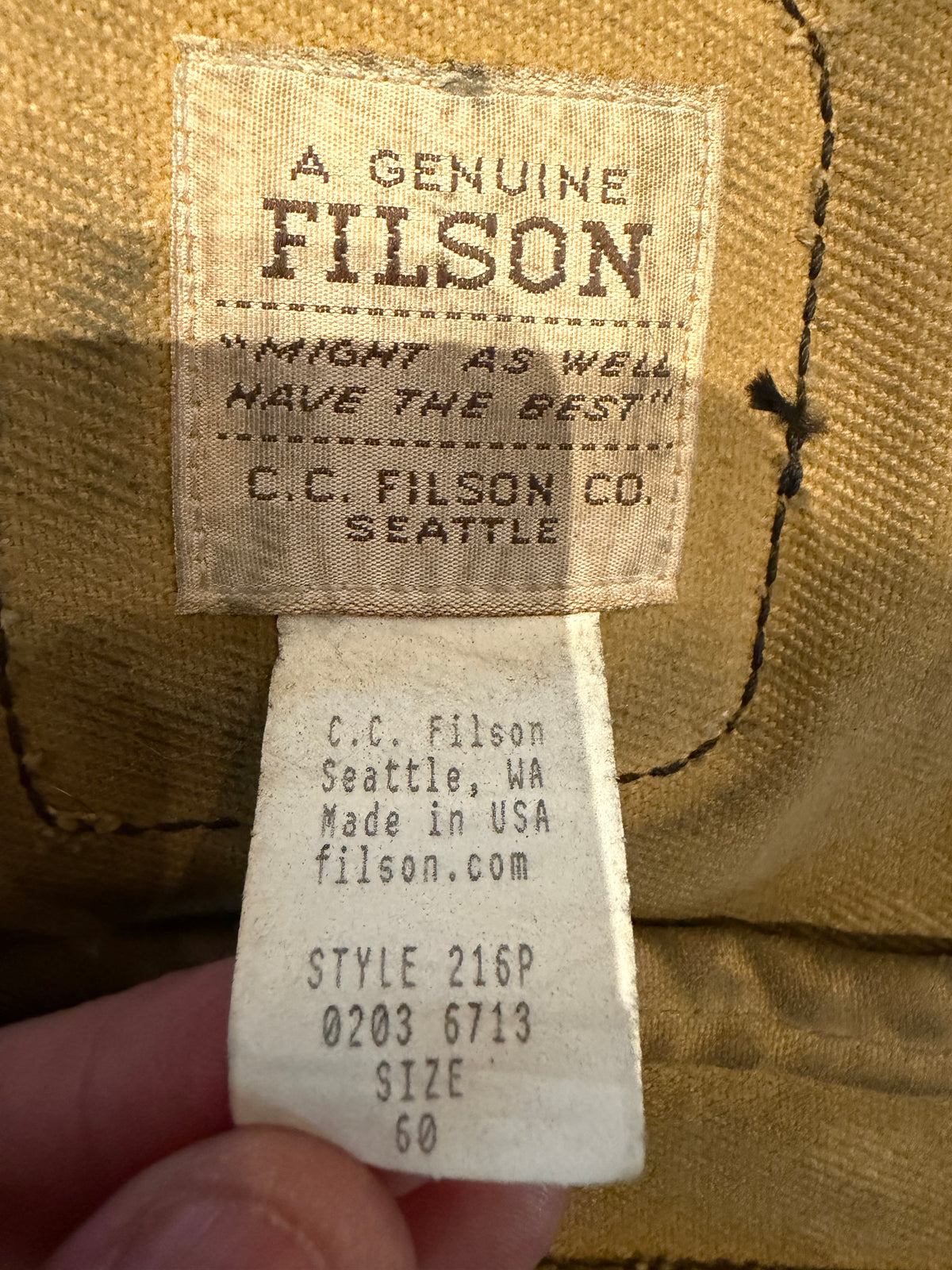Very Rare Filson Fly Fishing Rod Case Rugged Twill in Tan Made in USA 60 inch version. YKK zippers, Used condition. Style 216P. Built Feb 2003