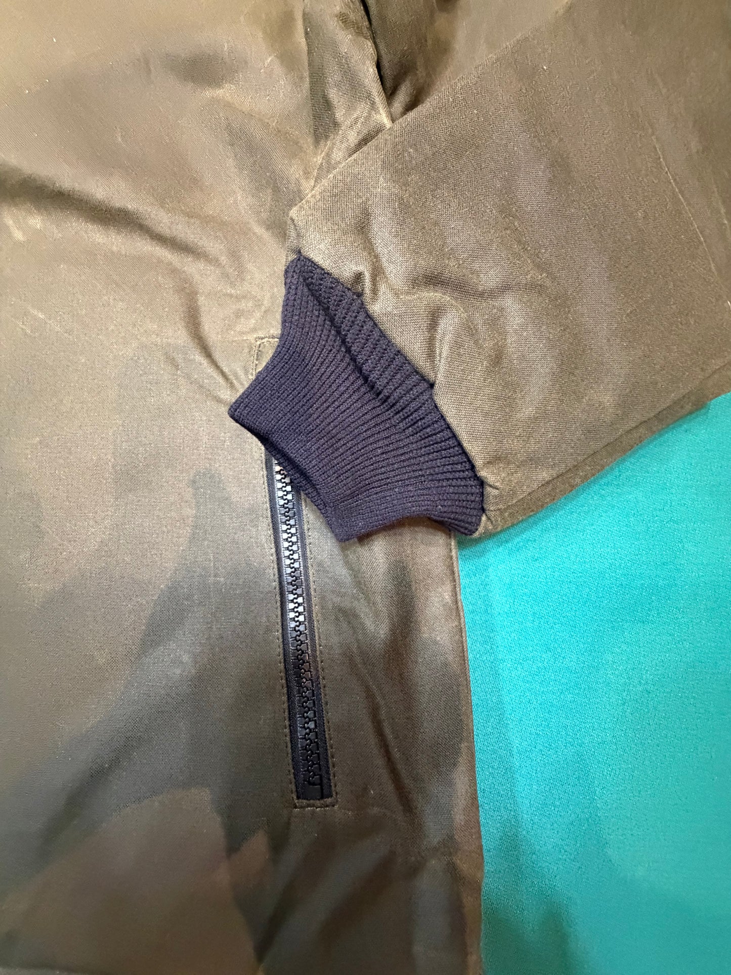 NWT Filson TIN CLOTH PRIMALOFT® JACKET in Otter Green in a size Medium NWT