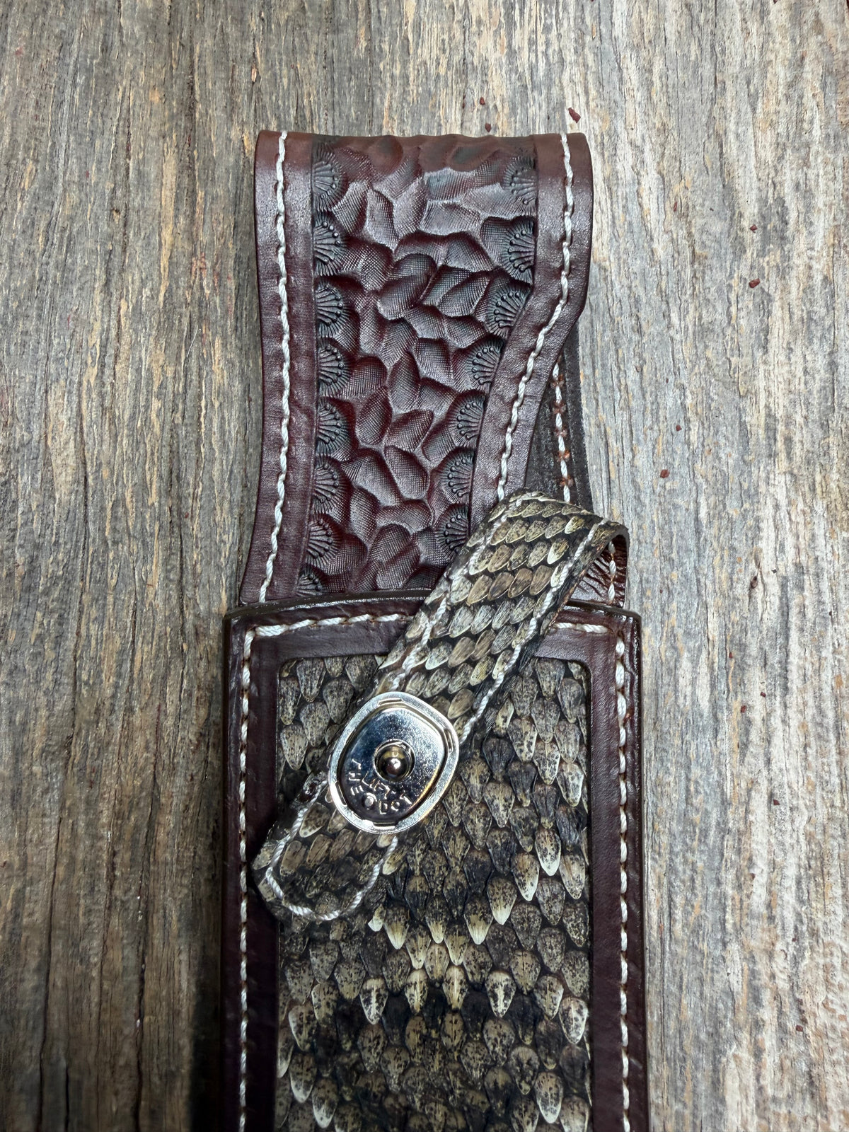 Randall Model 12-9 sheath with a Western Diamondback RattleSnake skin from Treeman Sheaths. Very dark skin and quite honestly the nicest one I’ve had in WDB.