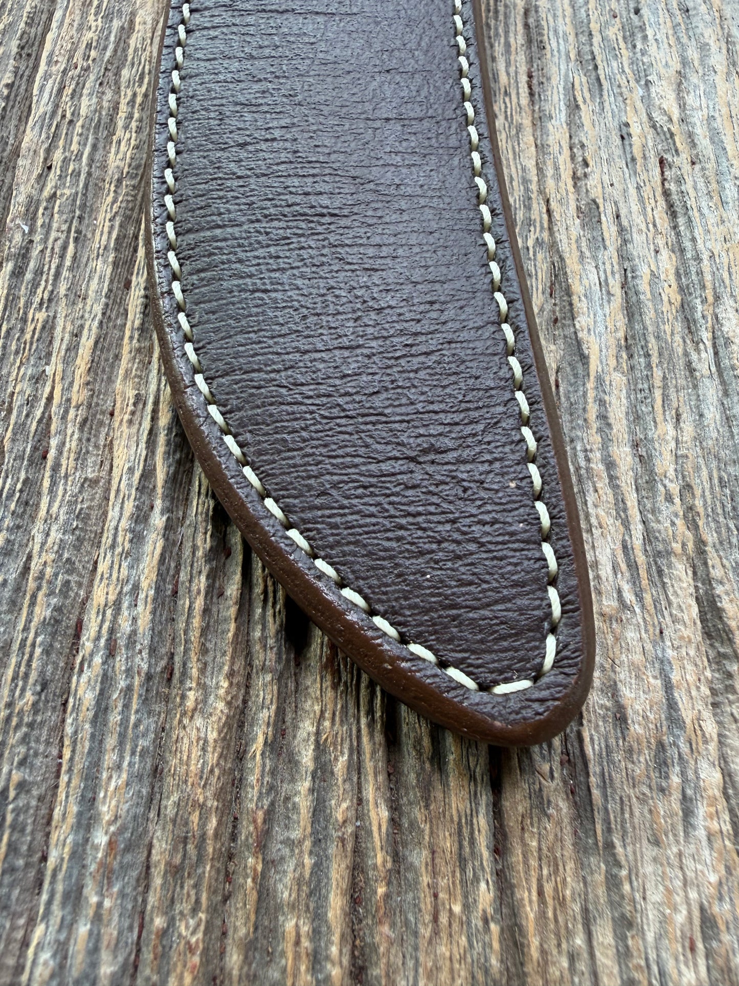 Pristine Randall Model 4-7 sheath in Exotic Cape Buffalo leather from Sullivans by Gutcher. Heavily tooled belt loop and strap. Randall snap and clean stamping on the back … perfect!!