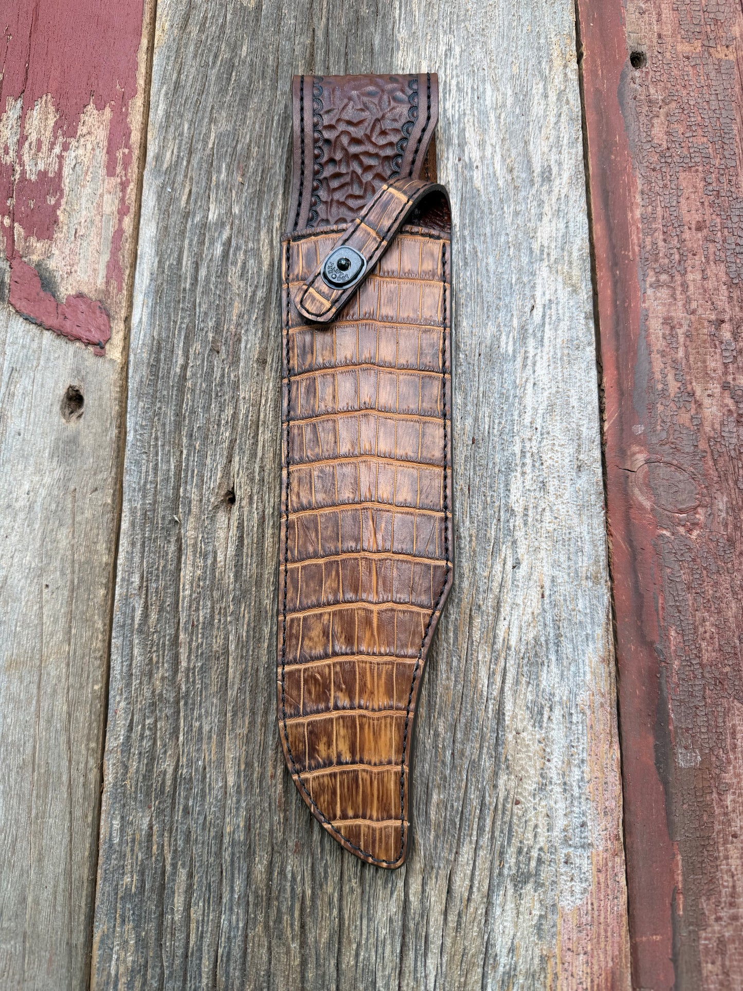 New Randall Model 12-11 Smitty Sheath in Exotic Tan Matte Crocodile from Treeman with the newest Black Canteen snap.