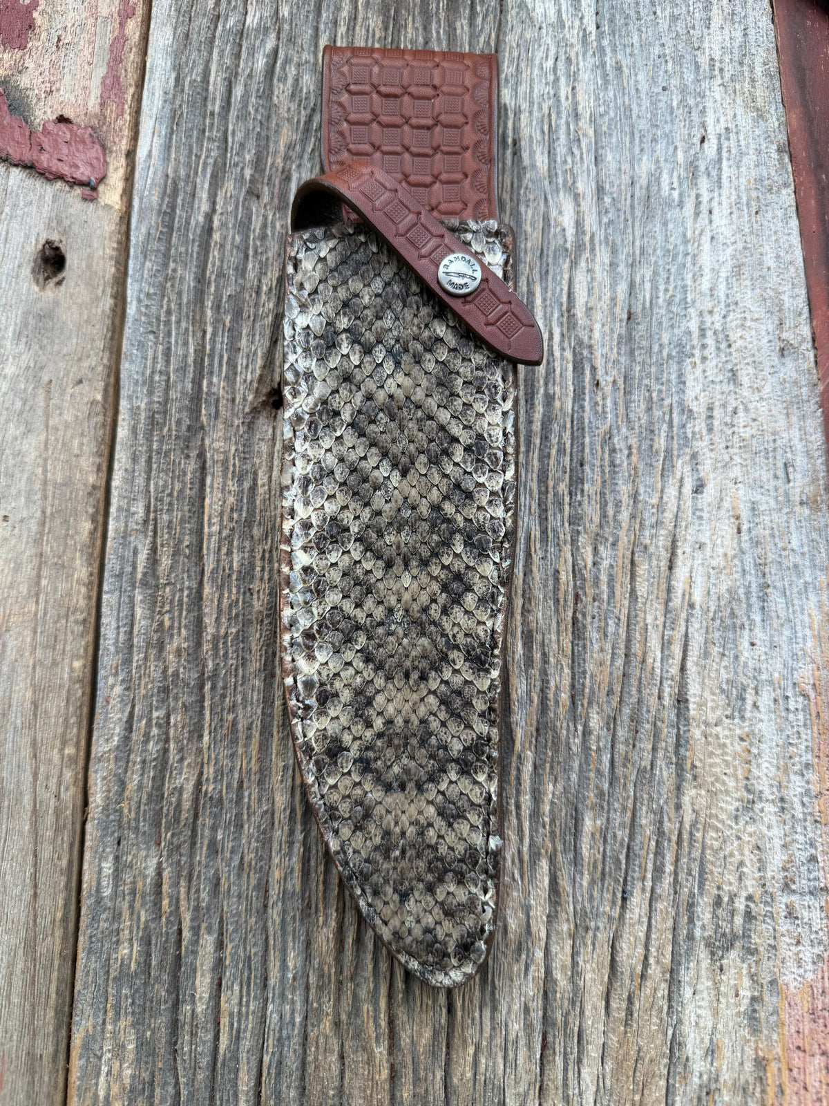 Randall Model 12-8 “Big Bear” Exotic Western Diamondback Rattlesnake Sheath from Sullivans by Gutcher. Basket weave belt loop. Randall Snap… killer.
