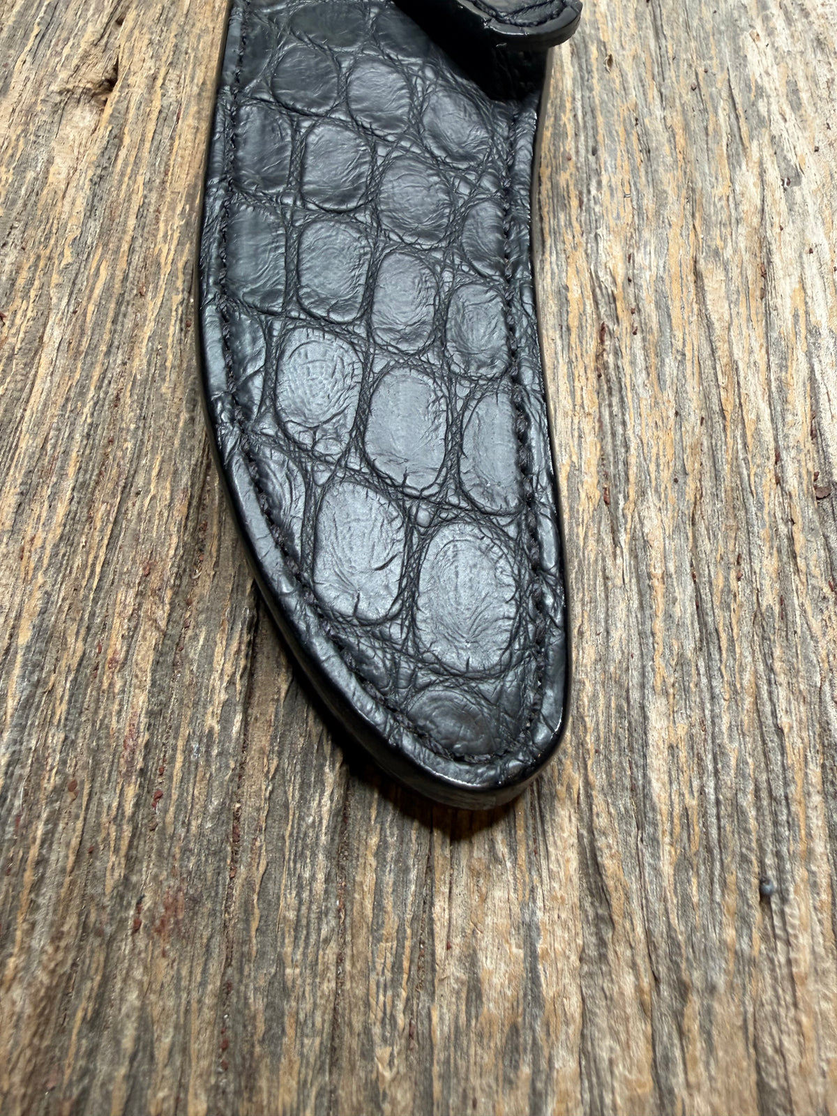 New Randall Model 27 Sheath in Exotic Black Matte Crocodile from Treeman with the newest Black Canteen snap. Killer sheath.
