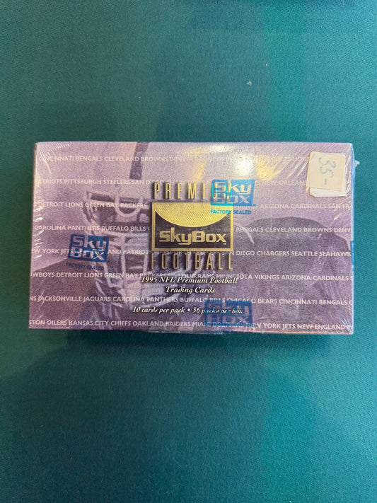 1995 SkyBox PREMIUM NFL FOOTBALL 36 Pack (10 Cards Per) HOBBY Factory SEALED BOX