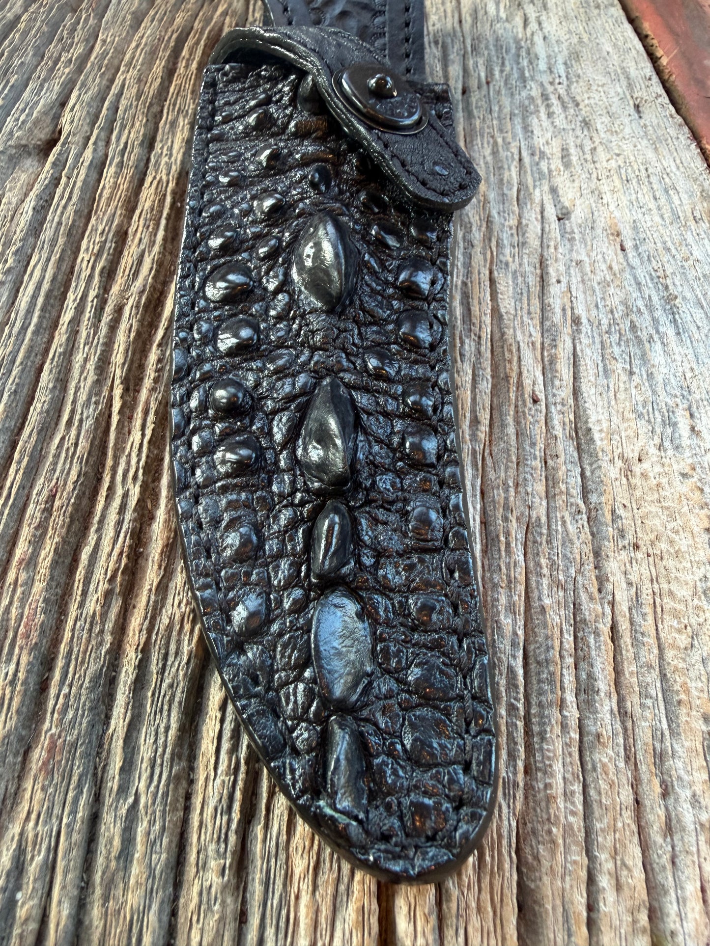 Randall Model 27 Trailblazer in Exotic Black Snapping Turtle Horned/Dragon Tail Sheath from Treeman. New version with a Black Canteen Snap.