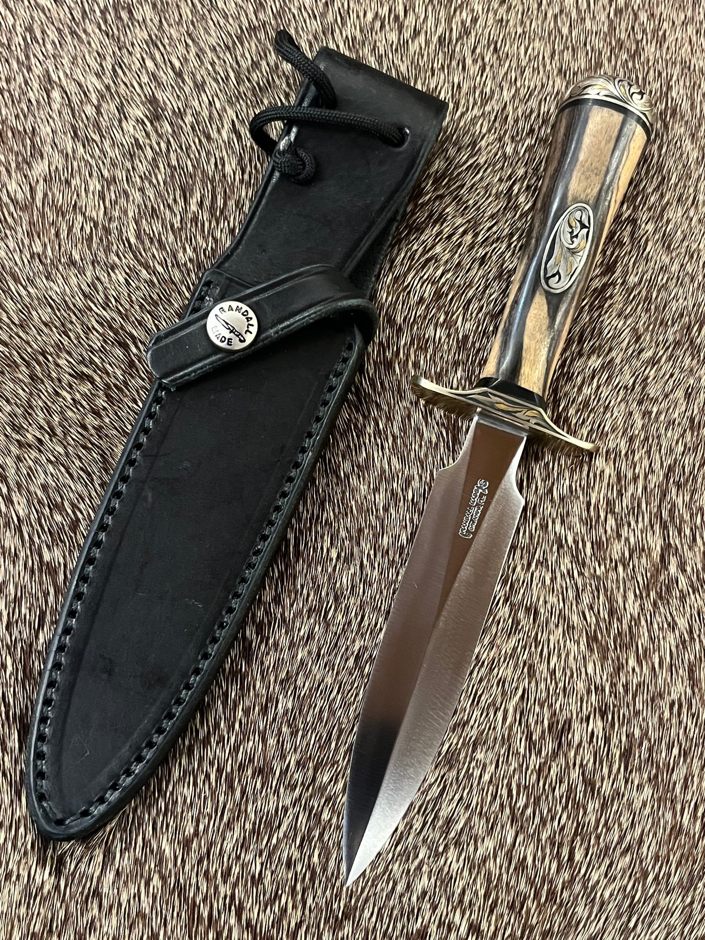 Model 2-5” Black and White Ebony, Engraved by Master Engraver Jere Davidson with Gold Inlay