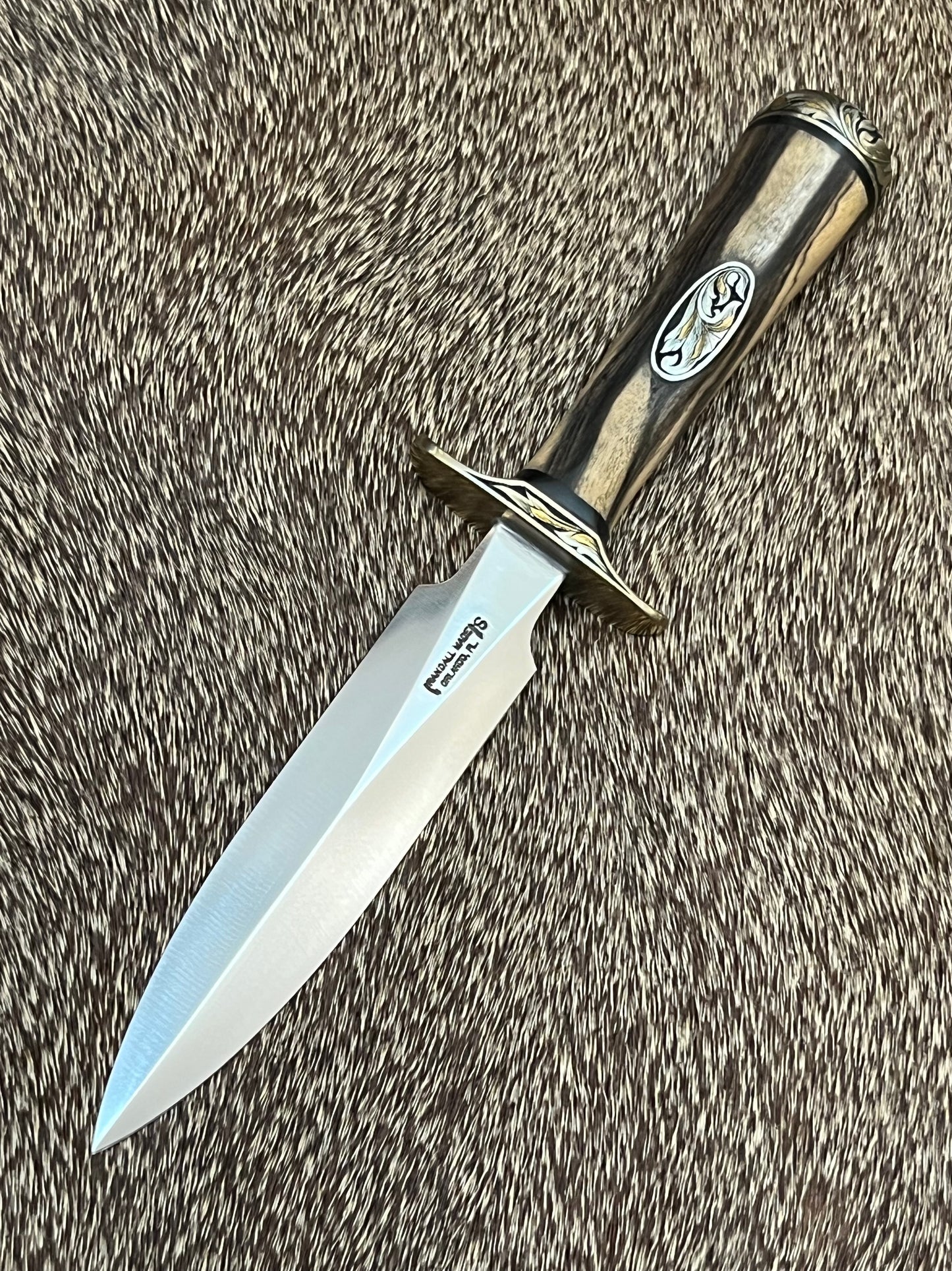 Model 2-5” Black and White Ebony, Engraved by Master Engraver Jere Davidson with Gold Inlay