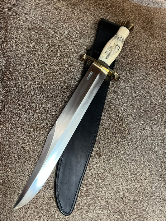 NOTE: Item is part of my personal Collection. Adding to cart will not result in a Sale.      ~<~>~<~>~<~>~<~<~>~<~   Model 12                                         Raymond Thorp Bowie