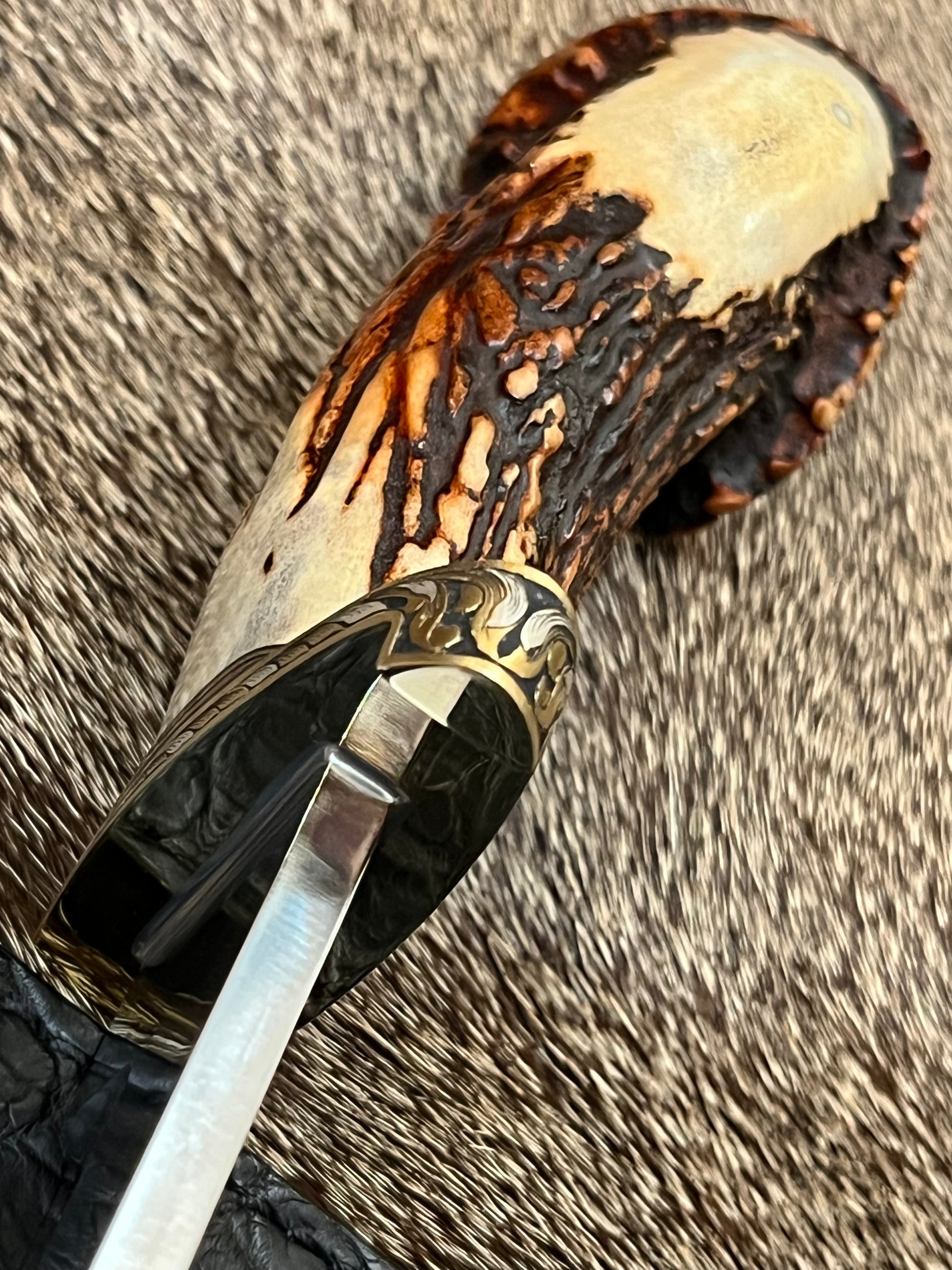 12-9 Sportsman Bowie with Beautiful Crown Stag, Engraved by Master Engraver Jere Davidson with Fine Silver Inlay