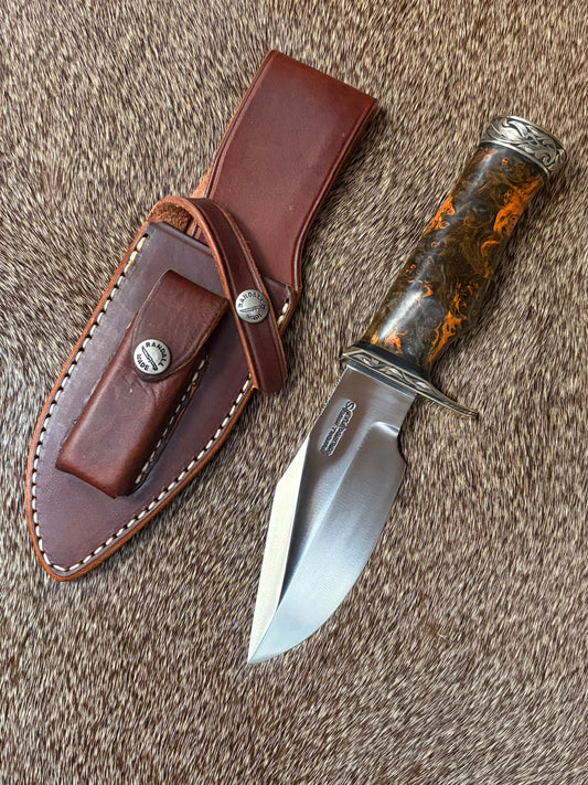 Model 19 Bushmaster                      Engraved by Jere Davidson with Fine Silver Inlay