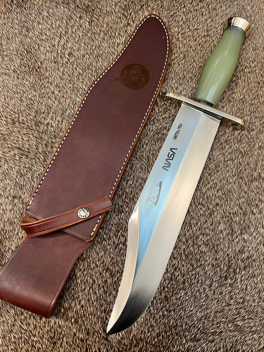 12-11 Smithsonian with NASA Lime G-10