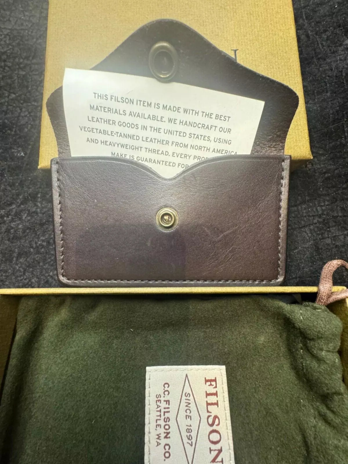 New in Box Rare Filson Snap Wallet Brown #11070440 Discontinued