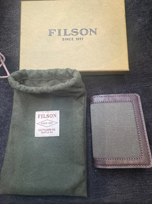 New in Box Filson Outfitter Card Wallet Otter Green Discontinued USA 20051731