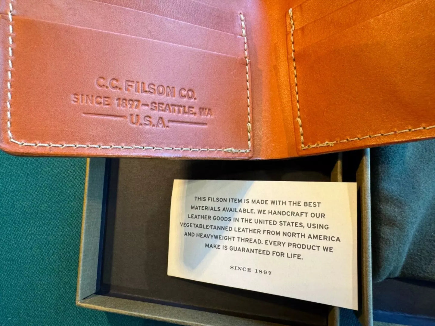 Filson Bi-Fold Wallet MADE IN USA Tan Bridle Leather CC Bi Fold 11070399