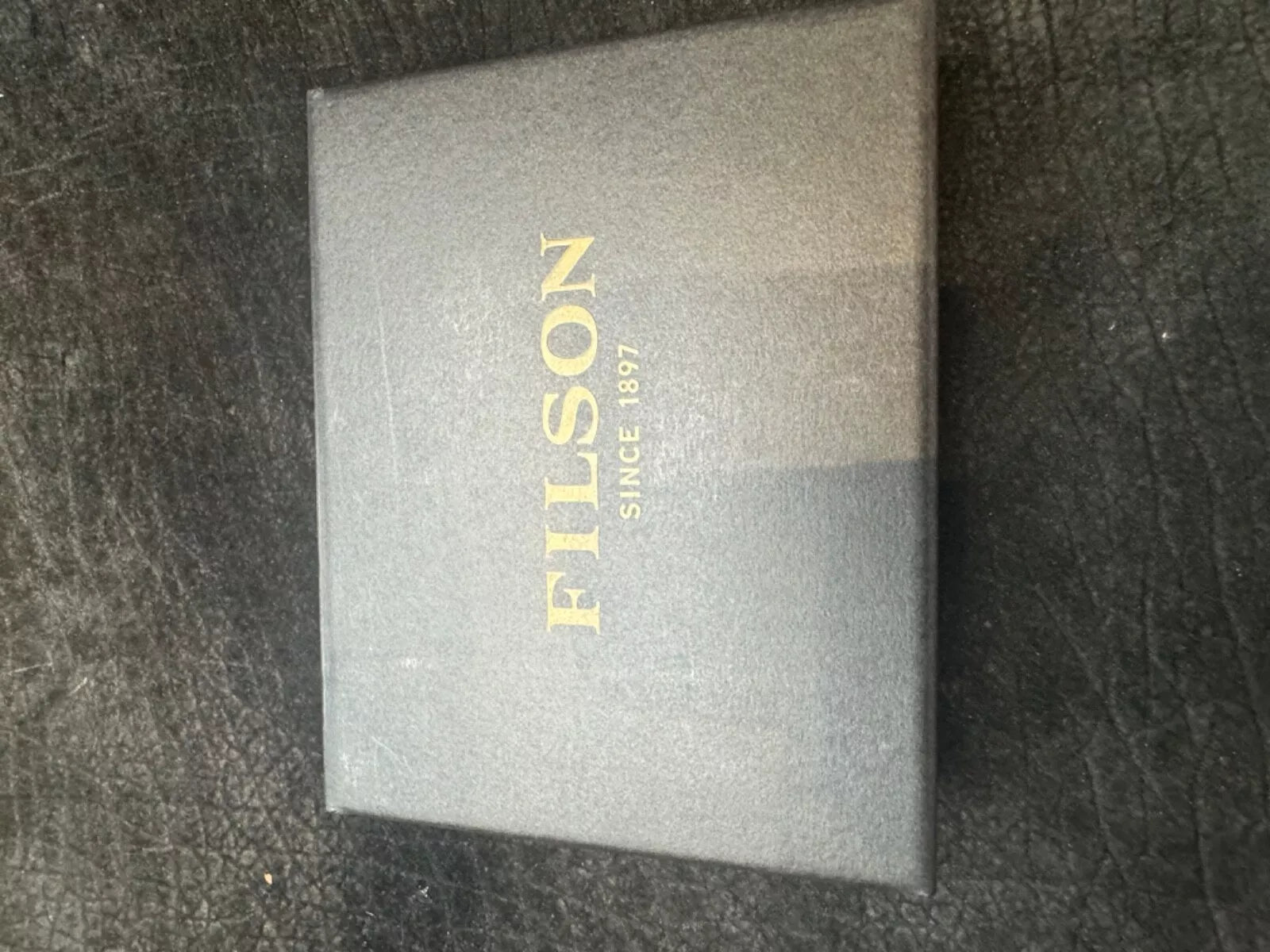 New in Box Filson Leather Card Case in Black Leather #20218178 Rare USA