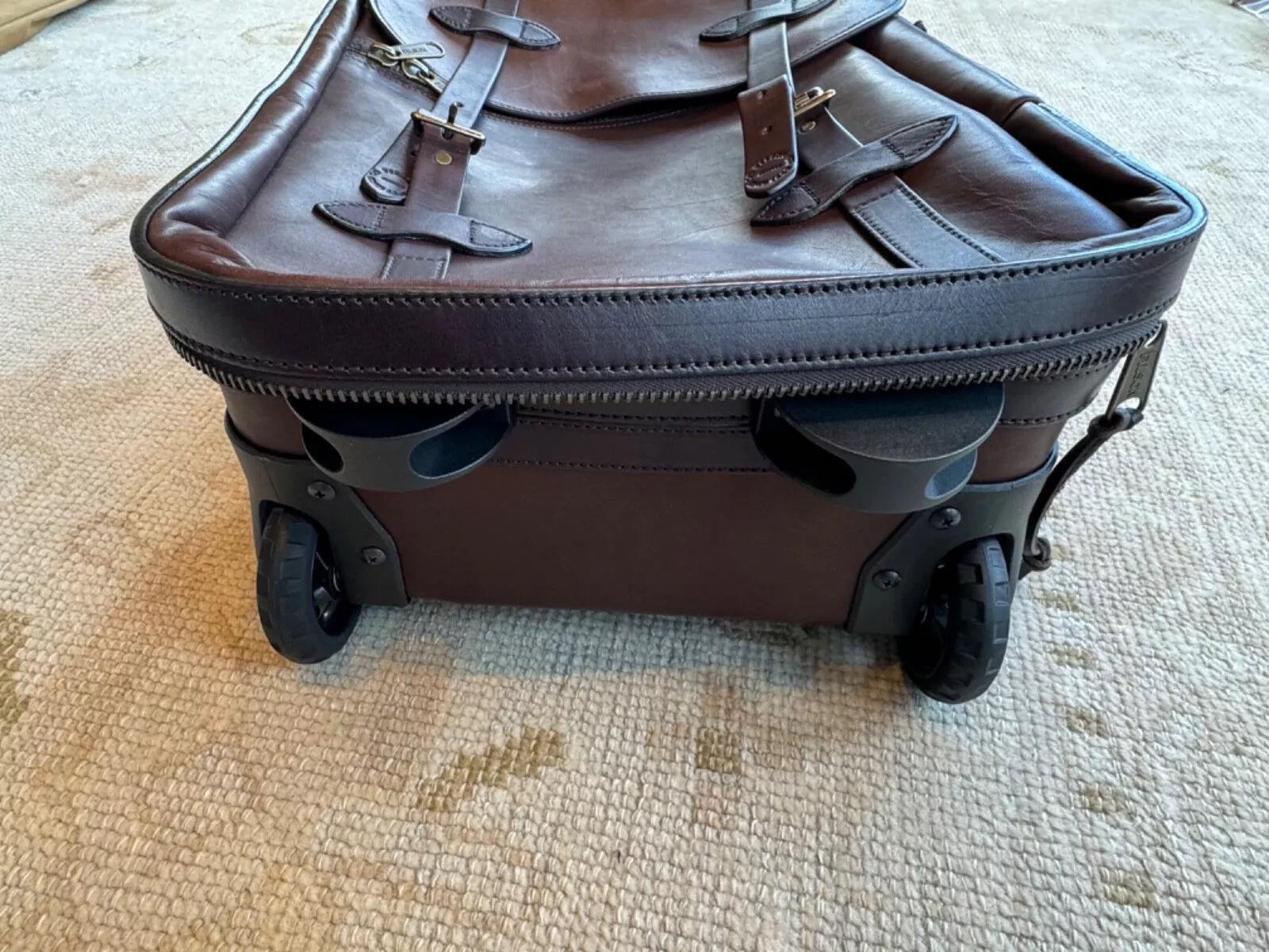 Grail Filson Weatherproof Rolling Carry-On Bag in Sierra Brown Leather New Rare