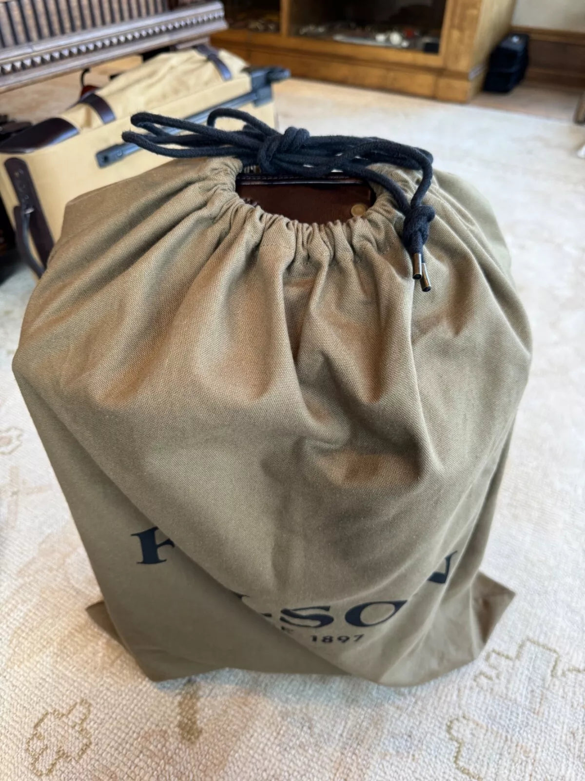 Grail Filson Weatherproof Rolling Carry-On Bag in Sierra Brown Leather New Rare