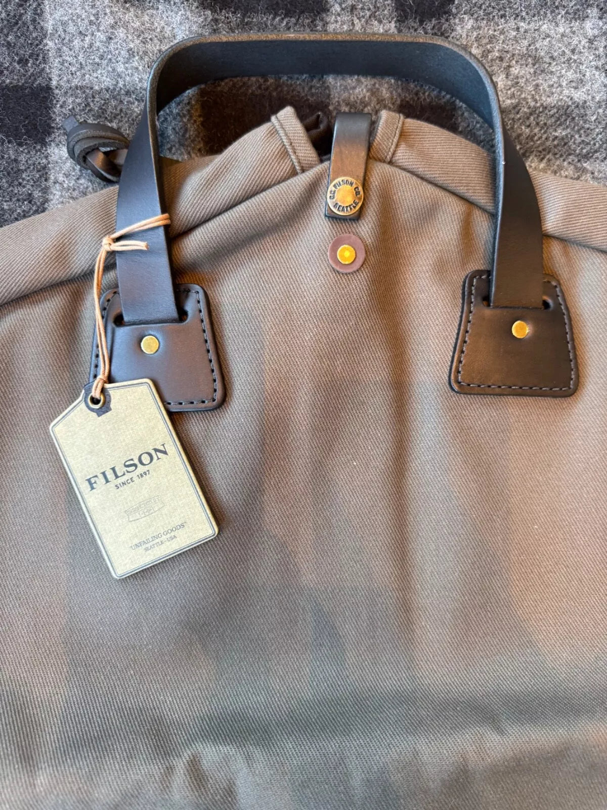 Made in USA Filson Rugged Twill Suit Cover in Root New with Tags # 11070271 Mint