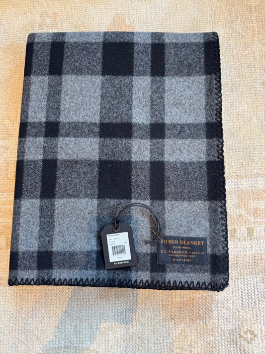 New Unused Filson Mackinaw Wool Blanket Grey and Black Imported, 20263624