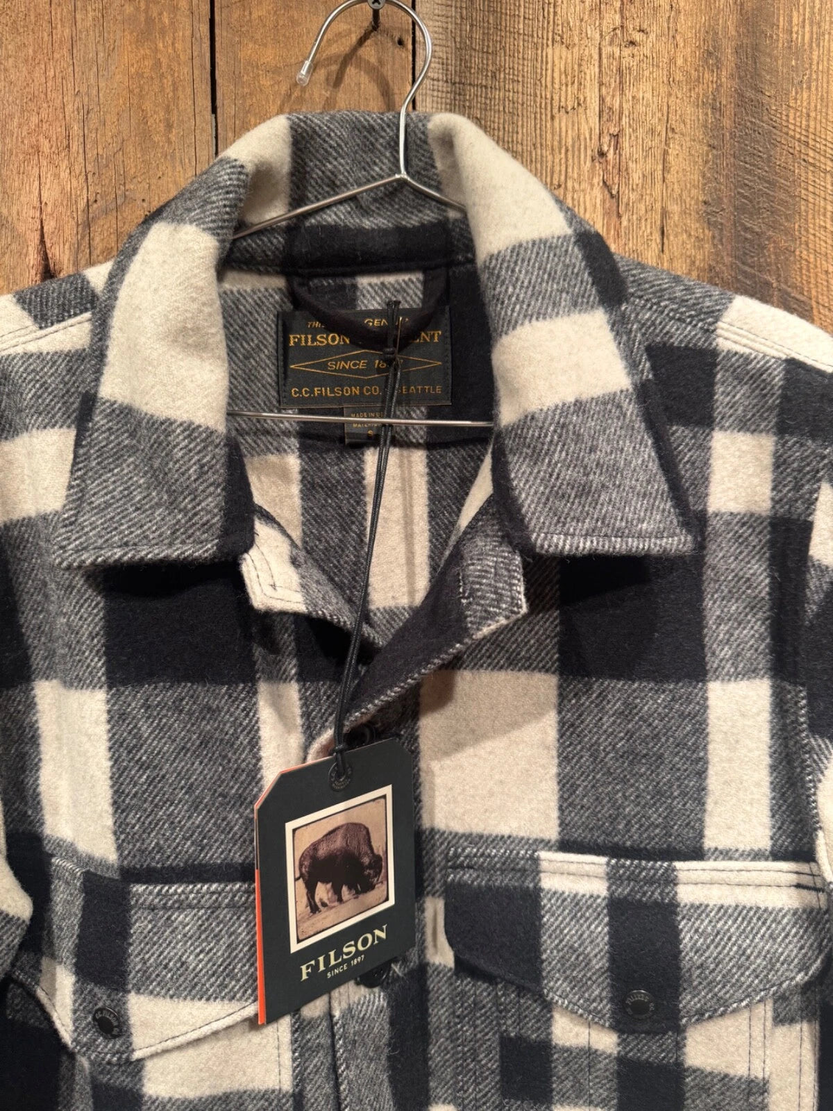 Filson Mackinaw Wool Cruiser Jacket Natural & Black Plaid Mens NWT Large