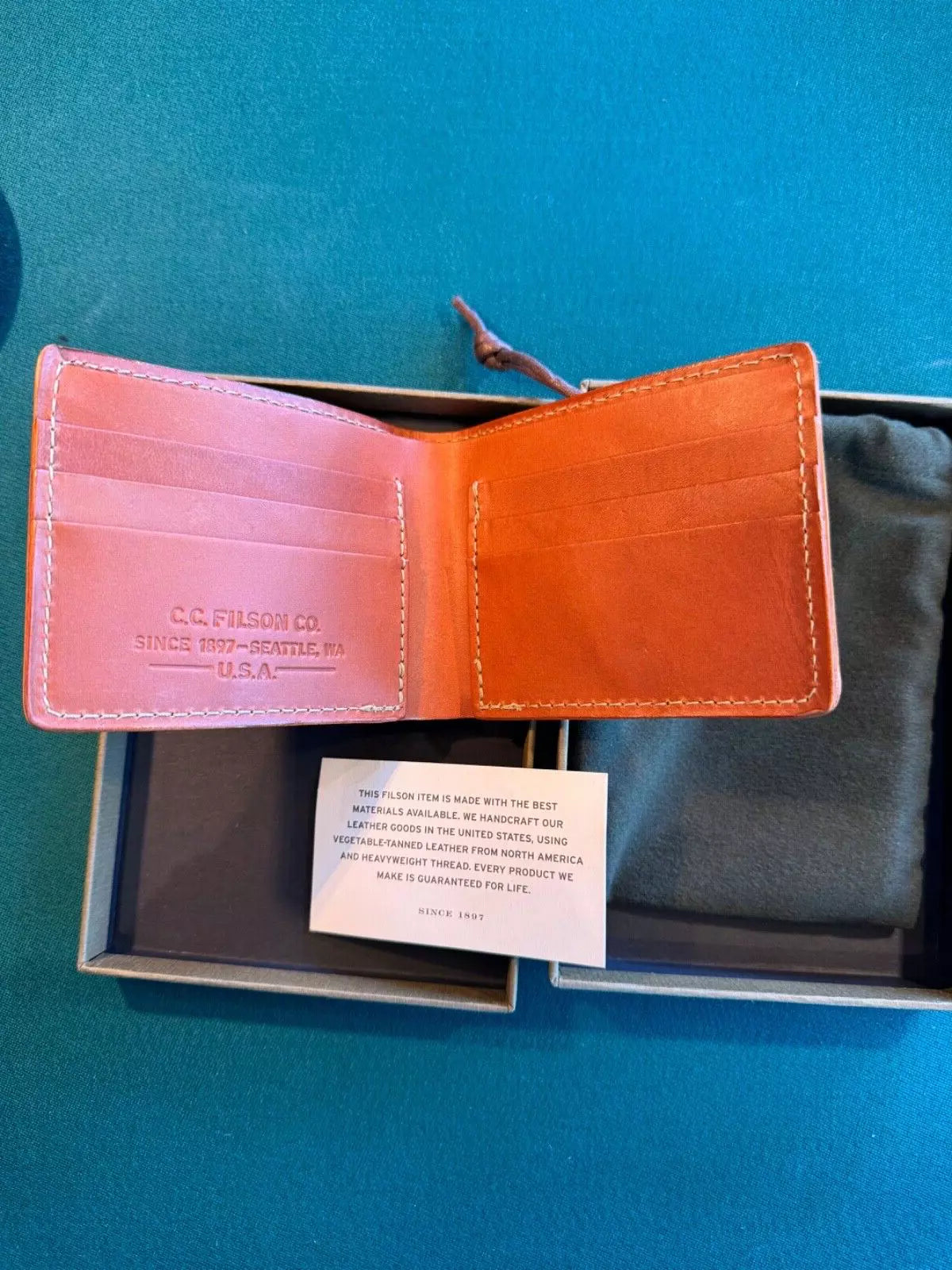 Filson Bi-Fold Wallet MADE IN USA Tan Bridle Leather CC Bi Fold 11070399