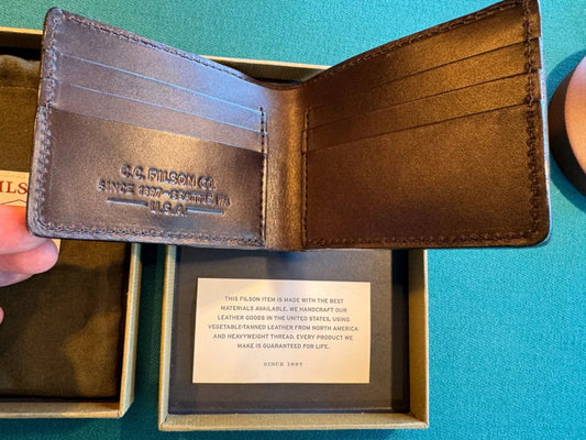 Filson Bi-Fold Wallet MADE IN USA Brown Bridle Leather CC Bi Fold Dark 11070399